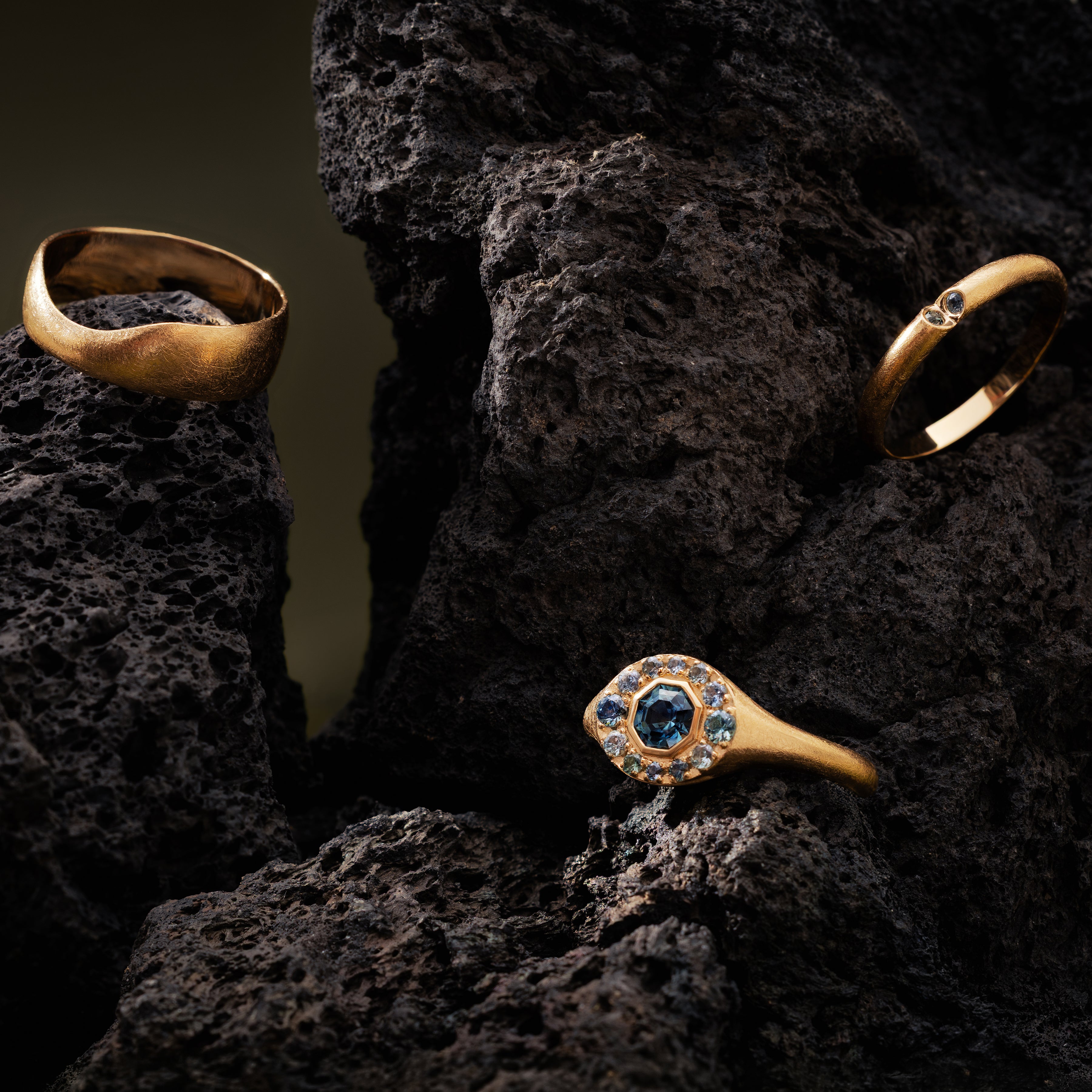 WHIRLPOOL: Sapphire Signet Ring