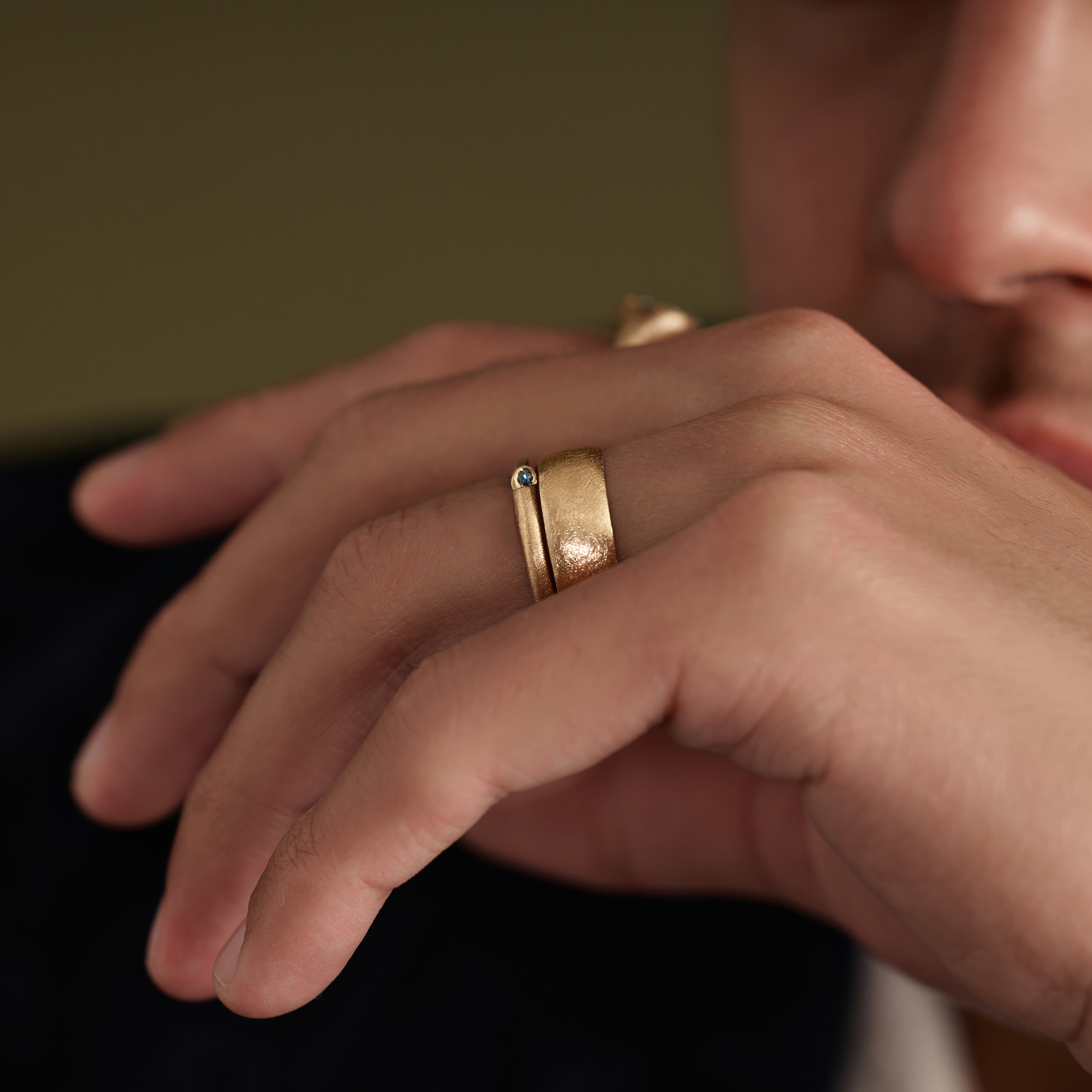 MONSOON: Wide Curved Band